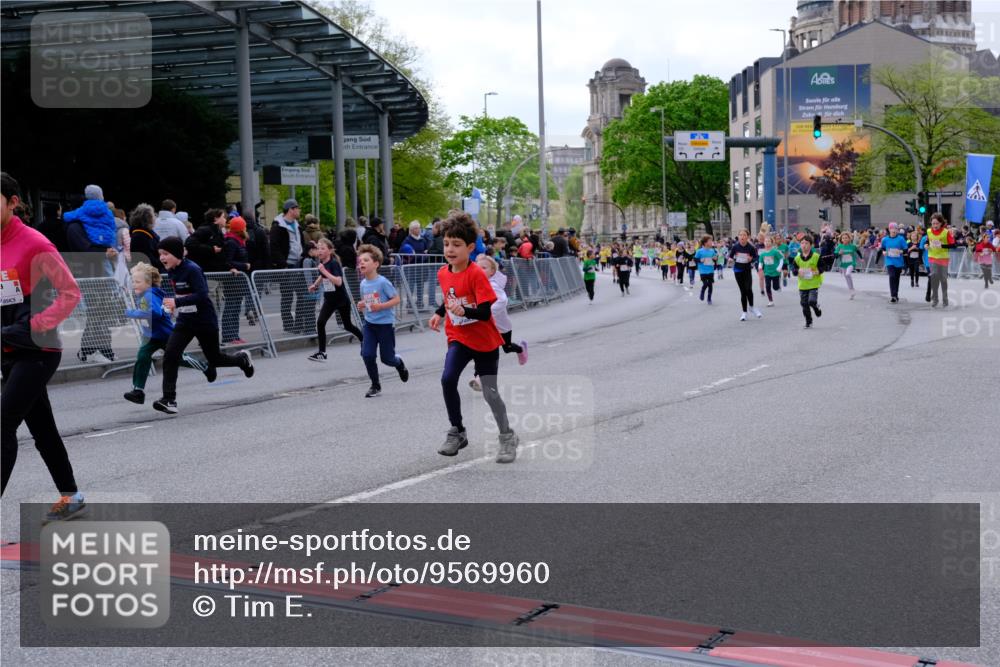 25.04.2026 - Das Zehntel Tim E. http://msf.ph/oto/9569960 25.04.2026 09:00:05 Ziel 1081, 1164, 1372, 1416, 1446, 1525, 1537, 1677, 1682, 1865, 1866, 1878, 1879, 1880, 1902, 1920, 1936, 2140, 2421, 2508, 2514, 2554, 2564, 2851, 3099, 3130, 3152, 3255, 3863, 3949 meine-sportfotos.de