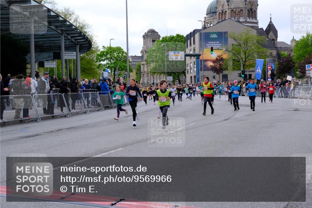 25.04.2026 - Das Zehntel Tim E. http://msf.ph/oto/9569966 25.04.2026 09:00:08 Ziel 1081, 1164, 1372, 1446, 1525, 1677, 1682, 1770, 1774, 1865, 1866, 1878, 1879, 1880, 1902, 2140, 2412, 2421, 2554, 2564, 2851, 3099, 3130, 3152, 3242, 3255, 3806, 3863, 3949 meine-sportfotos.de