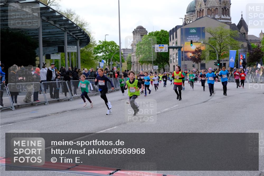 25.04.2026 - Das Zehntel Tim E. http://msf.ph/oto/9569968 25.04.2026 09:00:08 Ziel 1081, 1164, 1372, 1446, 1525, 1677, 1682, 1770, 1774, 1865, 1866, 1878, 1879, 1880, 1902, 2140, 2412, 2421, 2554, 2564, 2851, 3099, 3130, 3152, 3242, 3255, 3806, 3863, 3949 meine-sportfotos.de