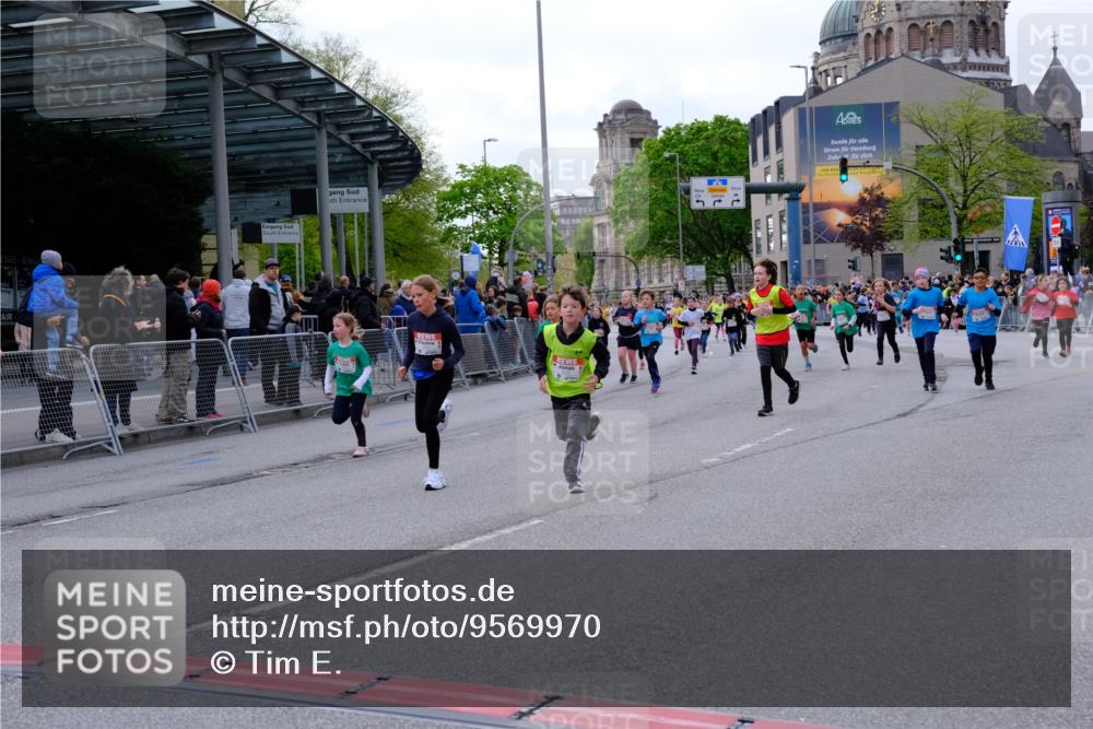 25.04.2026 - Das Zehntel Tim E. http://msf.ph/oto/9569970 25.04.2026 09:00:08 Ziel 1081, 1164, 1372, 1446, 1525, 1677, 1682, 1770, 1774, 1865, 1866, 1878, 1879, 1880, 1902, 2140, 2412, 2421, 2554, 2564, 2851, 3099, 3130, 3152, 3242, 3255, 3806, 3863, 3949 meine-sportfotos.de