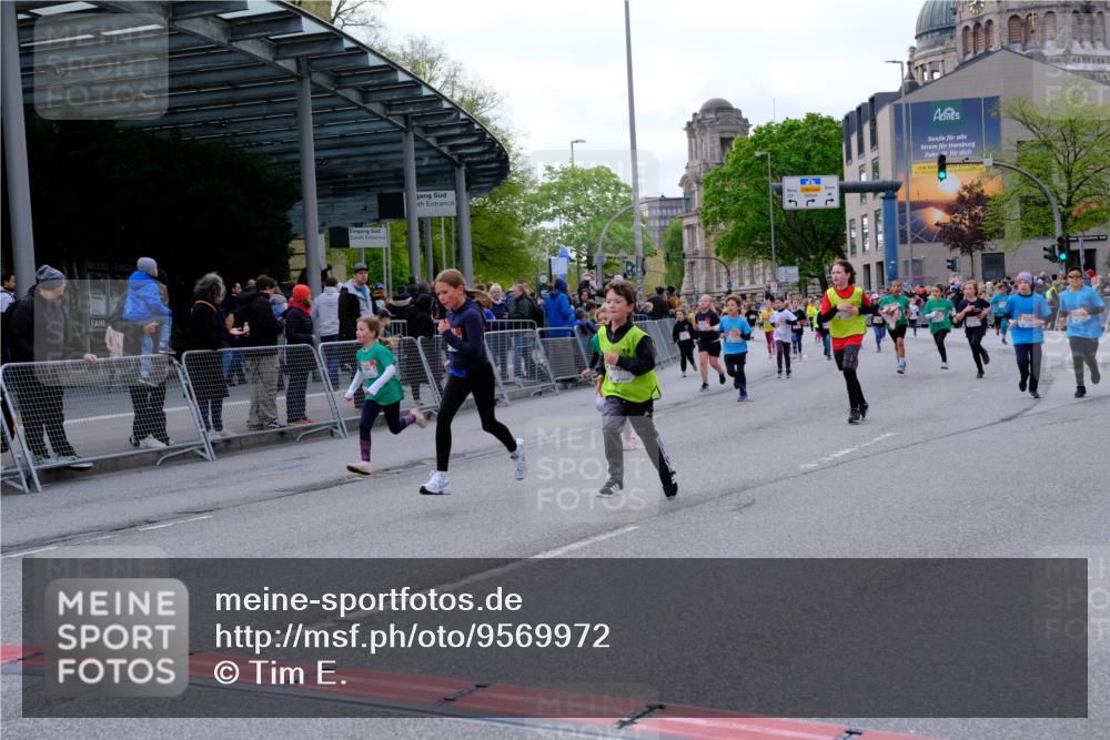 25.04.2026 - Das Zehntel Tim E. http://msf.ph/oto/9569972 25.04.2026 09:00:09 Ziel 1081, 1164, 1372, 1446, 1525, 1652, 1770, 1774, 1824, 1865, 1866, 1878, 1879, 2140, 2412, 2420, 2421, 2424, 2554, 2564, 3099, 3130, 3152, 3242, 3255, 3806, 3863, 3949 meine-sportfotos.de