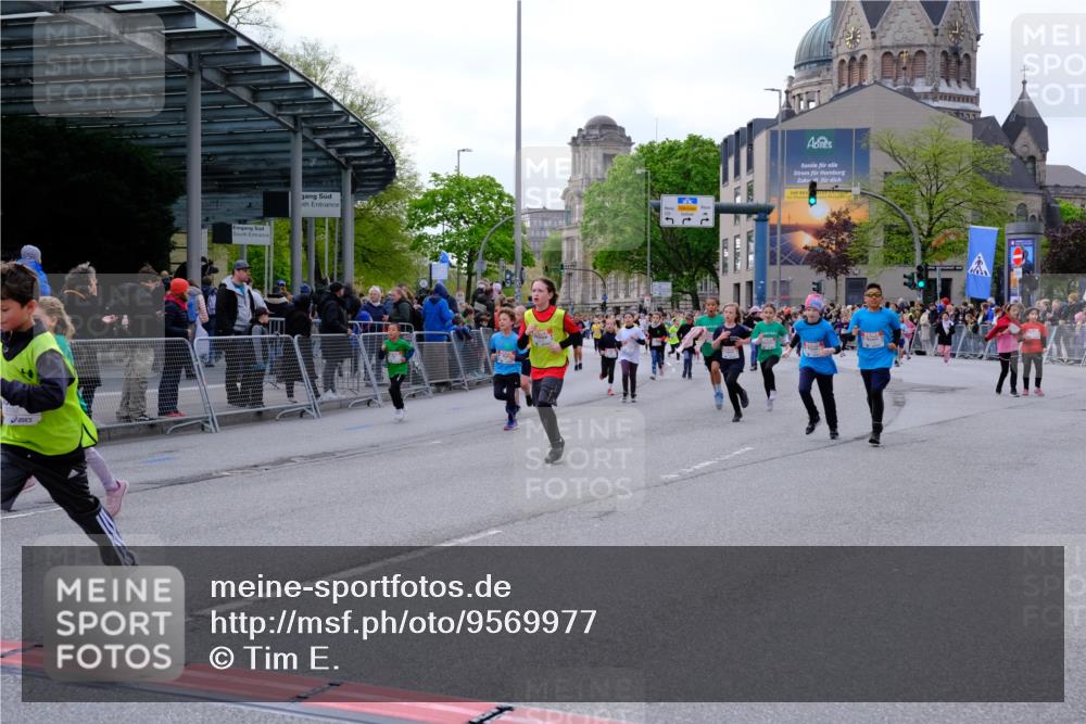 25.04.2026 - Das Zehntel Tim E. http://msf.ph/oto/9569977 25.04.2026 09:00:10 Ziel 1081, 1164, 1446, 1525, 1652, 1770, 1774, 1824, 1865, 1866, 1878, 1879, 2140, 2412, 2420, 2421, 2424, 2554, 3019, 3099, 3152, 3242, 3806, 3863, 3949 meine-sportfotos.de