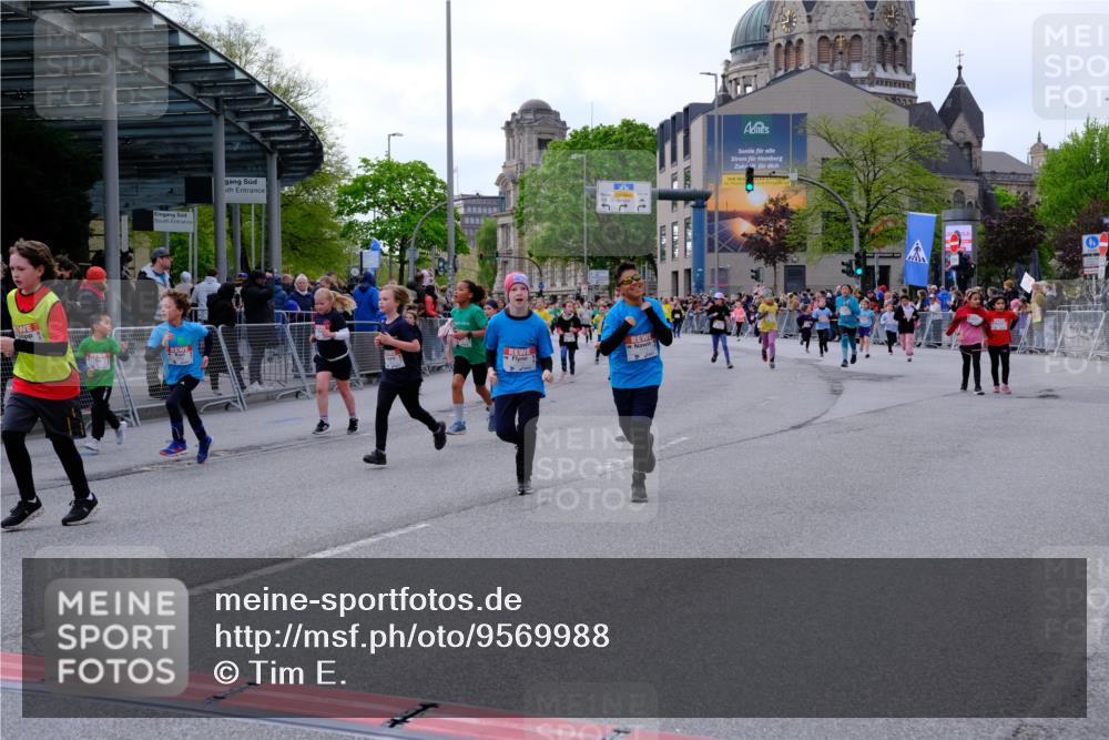 25.04.2026 - Das Zehntel Tim E. http://msf.ph/oto/9569988 25.04.2026 09:00:11 Ziel 1081, 1164, 1233, 1446, 1525, 1652, 1770, 1774, 1824, 1865, 1879, 2140, 2412, 2420, 2421, 2424, 2554, 3019, 3099, 3152, 3242, 3522, 3806, 3863 meine-sportfotos.de