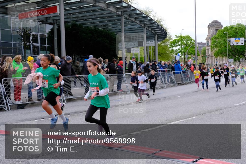 25.04.2026 - Das Zehntel Tim E. http://msf.ph/oto/9569998 25.04.2026 09:00:14 Ziel 1164, 1233, 1268, 1548, 1593, 1598, 1652, 1675, 1686, 1770, 1774, 1824, 2140, 2412, 2420, 2421, 2424, 3019, 3099, 3152, 3242, 3522, 3806, 3863 meine-sportfotos.de