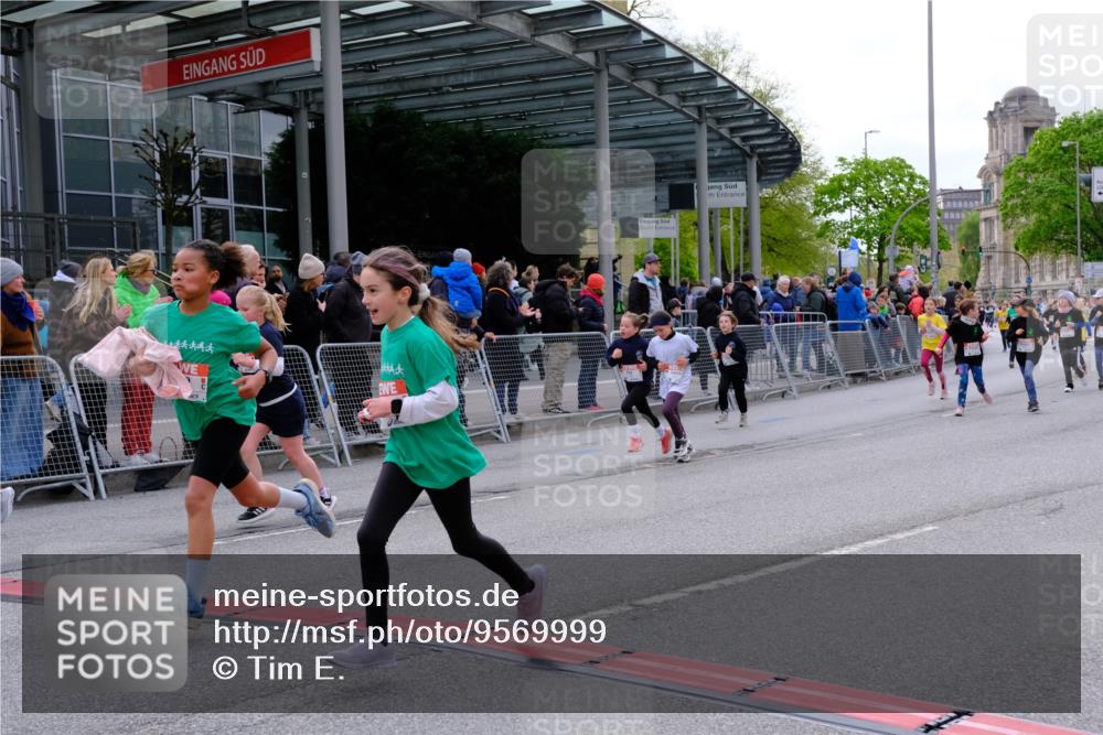 25.04.2026 - Das Zehntel Tim E. http://msf.ph/oto/9569999 25.04.2026 09:00:14 Ziel 1164, 1233, 1268, 1548, 1593, 1598, 1652, 1675, 1686, 1770, 1774, 1824, 2140, 2412, 2420, 2421, 2424, 3019, 3099, 3152, 3242, 3522, 3806, 3863 meine-sportfotos.de
