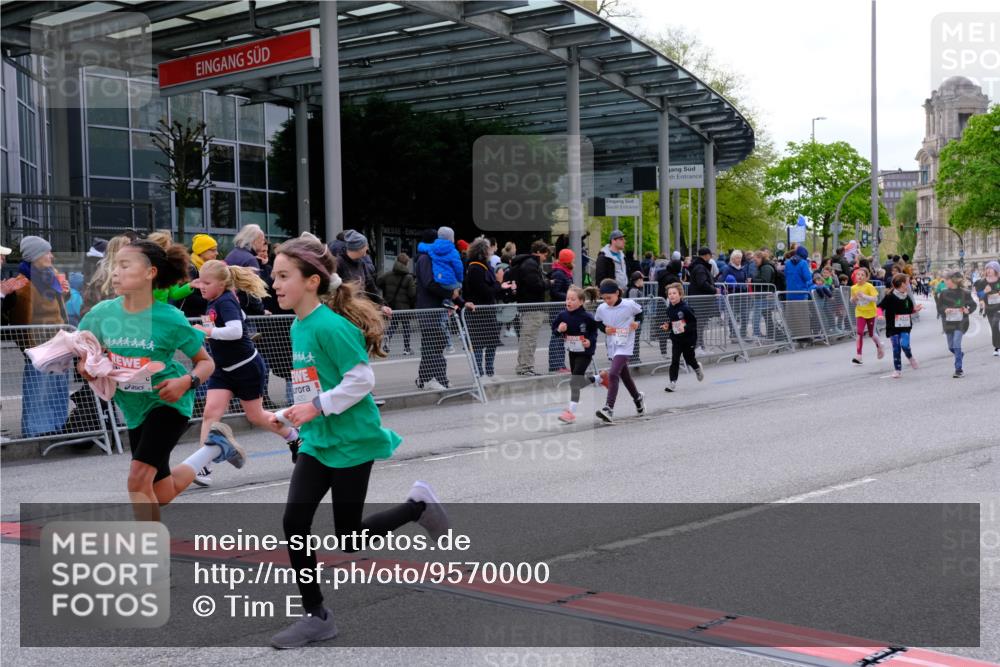25.04.2026 - Das Zehntel Tim E. http://msf.ph/oto/9570000 25.04.2026 09:00:14 Ziel 1164, 1233, 1268, 1548, 1593, 1598, 1652, 1675, 1686, 1770, 1774, 1824, 2140, 2412, 2420, 2421, 2424, 3019, 3099, 3152, 3242, 3522, 3806, 3863 meine-sportfotos.de