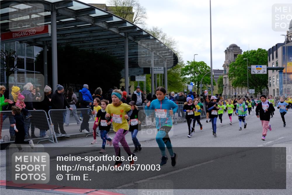 25.04.2026 - Das Zehntel Tim E. http://msf.ph/oto/9570003 25.04.2026 09:00:17 Ziel 1175, 1179, 1233, 1268, 1456, 1526, 1548, 1593, 1598, 1652, 1675, 1680, 1686, 1690, 1770, 1774, 1824, 2140, 2412, 2420, 2421, 2424, 2596, 2613, 3019, 3152, 3205, 3242, 3304, 3522, 3765, 3778, 3806 meine-sportfotos.de