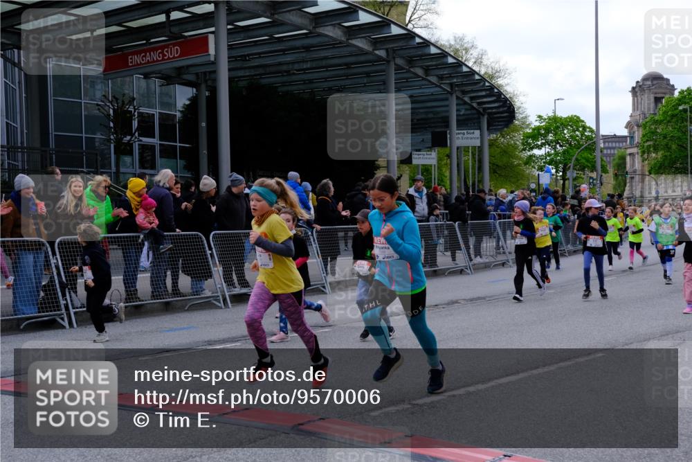 25.04.2026 - Das Zehntel Tim E. http://msf.ph/oto/9570006 25.04.2026 09:00:18 Ziel 1175, 1179, 1233, 1268, 1456, 1485, 1526, 1548, 1593, 1598, 1652, 1675, 1680, 1686, 1690, 1770, 1774, 1824, 2364, 2412, 2420, 2424, 2596, 2613, 3019, 3205, 3242, 3304, 3522, 3704, 3706, 3765, 3778, 3806 meine-sportfotos.de