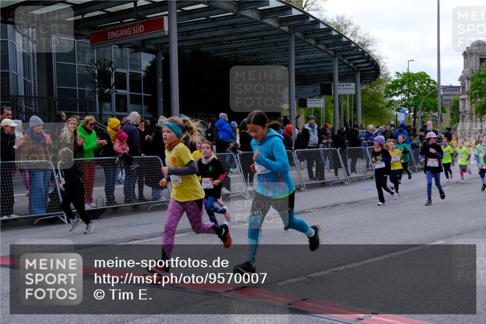 25.04.2026 - Das Zehntel Tim E. http://msf.ph/oto/9570007 25.04.2026 09:00:18 Ziel 1175, 1179, 1233, 1268, 1456, 1485, 1526, 1548, 1593, 1598, 1652, 1675, 1680, 1686, 1690, 1770, 1774, 1824, 2364, 2412, 2420, 2424, 2596, 2613, 3019, 3205, 3242, 3304, 3522, 3704, 3706, 3765, 3778, 3806 meine-sportfotos.de