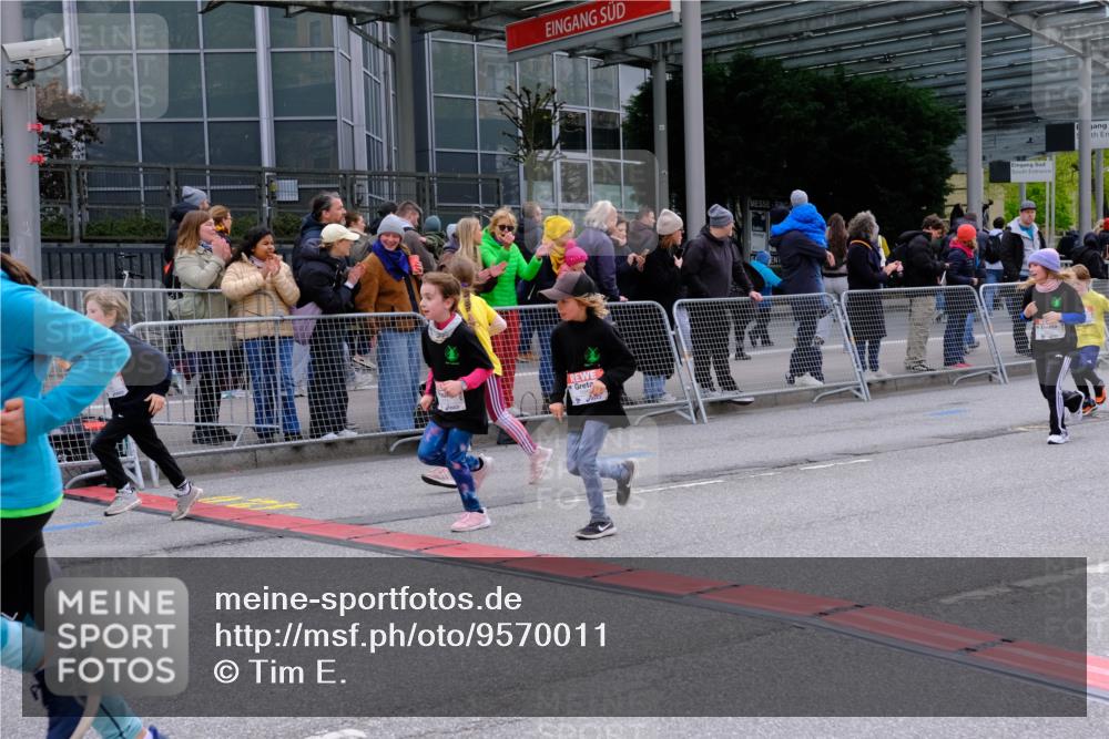 25.04.2026 - Das Zehntel Tim E. http://msf.ph/oto/9570011 25.04.2026 09:00:19 Ziel 1175, 1179, 1233, 1268, 1456, 1485, 1526, 1548, 1593, 1598, 1652, 1675, 1680, 1686, 1690, 1770, 1774, 1824, 2364, 2420, 2424, 2596, 2613, 3019, 3205, 3242, 3304, 3522, 3704, 3706, 3765, 3778, 3806 meine-sportfotos.de