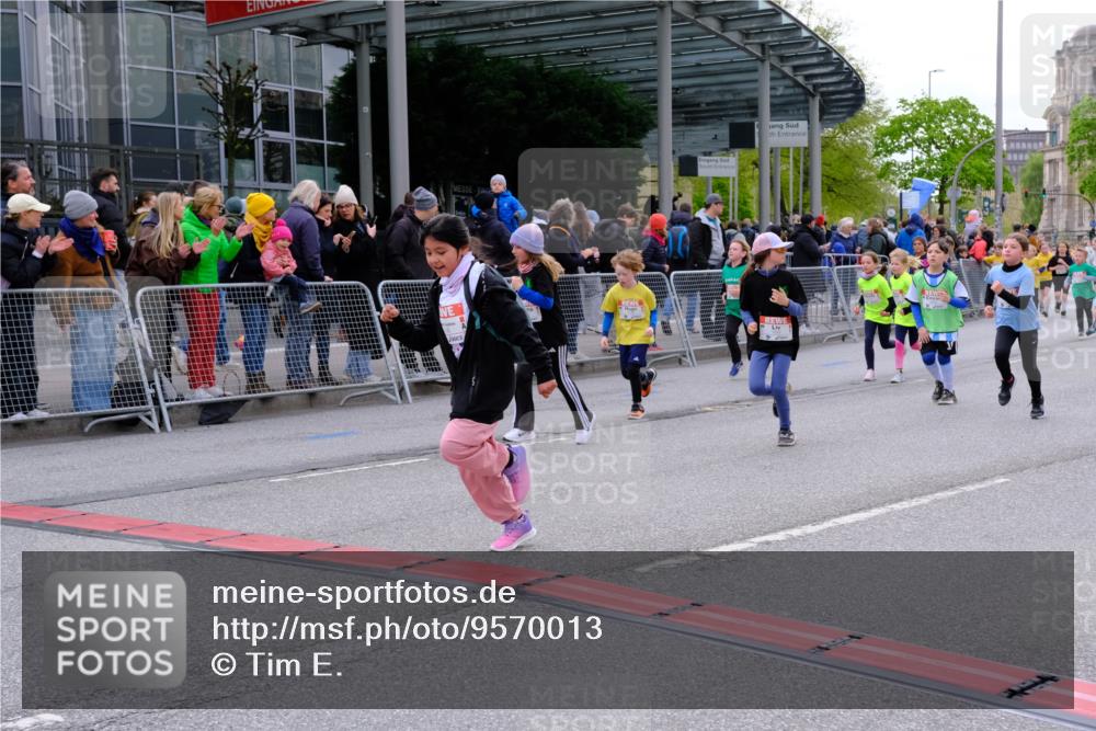 25.04.2026 - Das Zehntel Tim E. http://msf.ph/oto/9570013 25.04.2026 09:00:20 Ziel 1115, 1175, 1179, 1233, 1268, 1456, 1485, 1526, 1548, 1593, 1598, 1652, 1675, 1680, 1686, 1690, 1770, 1774, 1824, 2351, 2364, 2420, 2424, 2596, 2613, 3019, 3205, 3242, 3304, 3522, 3704, 3706, 3765, 3778, 3806 meine-sportfotos.de