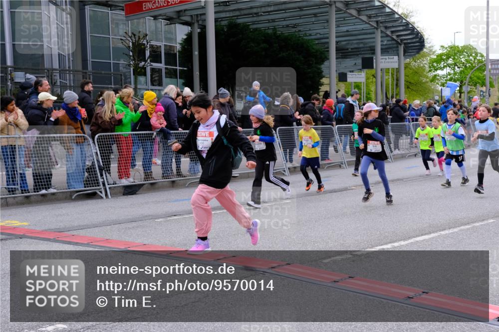 25.04.2026 - Das Zehntel Tim E. http://msf.ph/oto/9570014 25.04.2026 09:00:20 Ziel 1115, 1175, 1179, 1233, 1268, 1456, 1485, 1526, 1548, 1593, 1598, 1652, 1675, 1680, 1686, 1690, 1770, 1774, 1824, 2351, 2364, 2420, 2424, 2596, 2613, 3019, 3205, 3242, 3304, 3522, 3704, 3706, 3765, 3778, 3806 meine-sportfotos.de