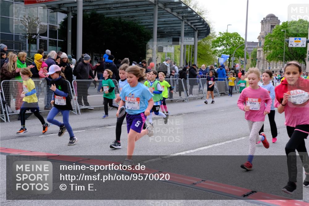 25.04.2026 - Das Zehntel Tim E. http://msf.ph/oto/9570020 25.04.2026 09:00:21 Ziel 1115, 1175, 1179, 1233, 1268, 1456, 1485, 1526, 1541, 1548, 1593, 1598, 1652, 1675, 1680, 1686, 1690, 1824, 1927, 2351, 2364, 2420, 2424, 2596, 2613, 2722, 2725, 3019, 3205, 3304, 3522, 3704, 3706, 3765, 3778 meine-sportfotos.de