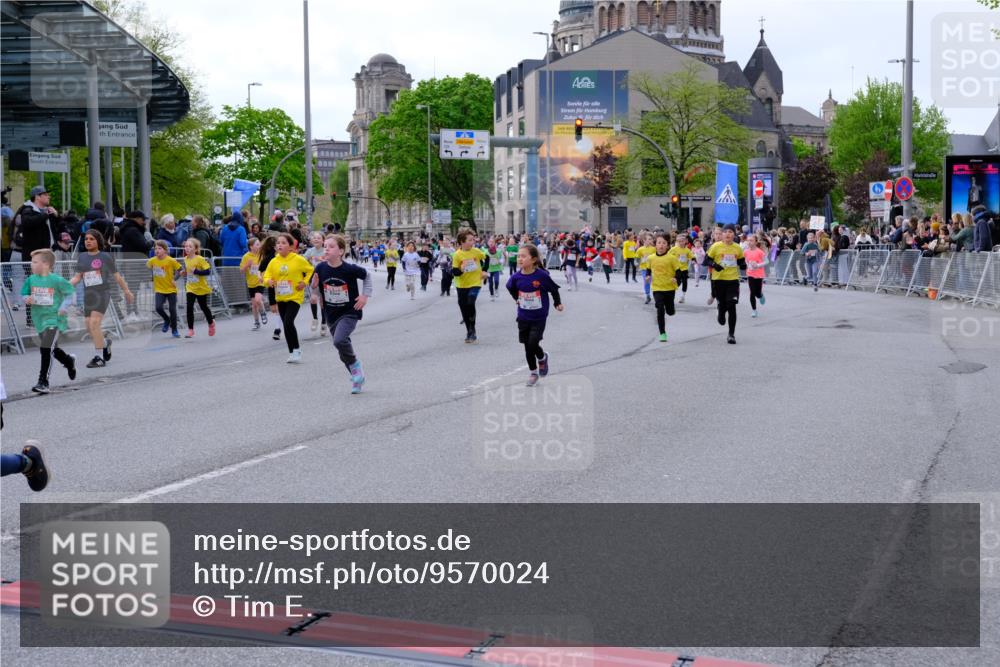 25.04.2026 - Das Zehntel Tim E. http://msf.ph/oto/9570024 25.04.2026 09:00:23 Ziel 1115, 1175, 1179, 1233, 1268, 1456, 1485, 1526, 1541, 1548, 1593, 1598, 1607, 1609, 1611, 1613, 1618, 1675, 1680, 1686, 1690, 1927, 2351, 2364, 2596, 2613, 2722, 2725, 3094, 3205, 3304, 3522, 3704, 3706, 3765, 3778 meine-sportfotos.de