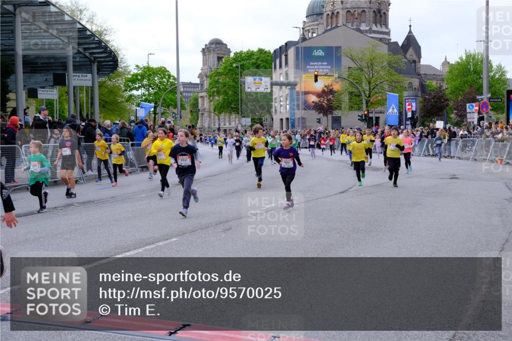 25.04.2026 - Das Zehntel Tim E. http://msf.ph/oto/9570025 25.04.2026 09:00:23 Ziel 1115, 1175, 1179, 1233, 1268, 1456, 1485, 1526, 1541, 1548, 1593, 1598, 1607, 1609, 1611, 1613, 1618, 1675, 1680, 1686, 1690, 1927, 2351, 2364, 2596, 2613, 2722, 2725, 3094, 3205, 3304, 3522, 3704, 3706, 3765, 3778 meine-sportfotos.de