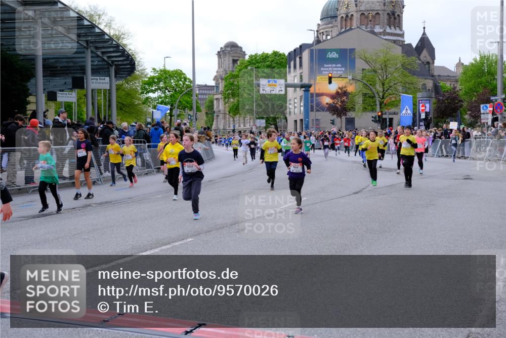 25.04.2026 - Das Zehntel Tim E. http://msf.ph/oto/9570026 25.04.2026 09:00:23 Ziel 1115, 1175, 1179, 1233, 1268, 1456, 1485, 1526, 1541, 1548, 1593, 1598, 1607, 1609, 1611, 1613, 1618, 1675, 1680, 1686, 1690, 1927, 2351, 2364, 2596, 2613, 2722, 2725, 3094, 3205, 3304, 3522, 3704, 3706, 3765, 3778 meine-sportfotos.de