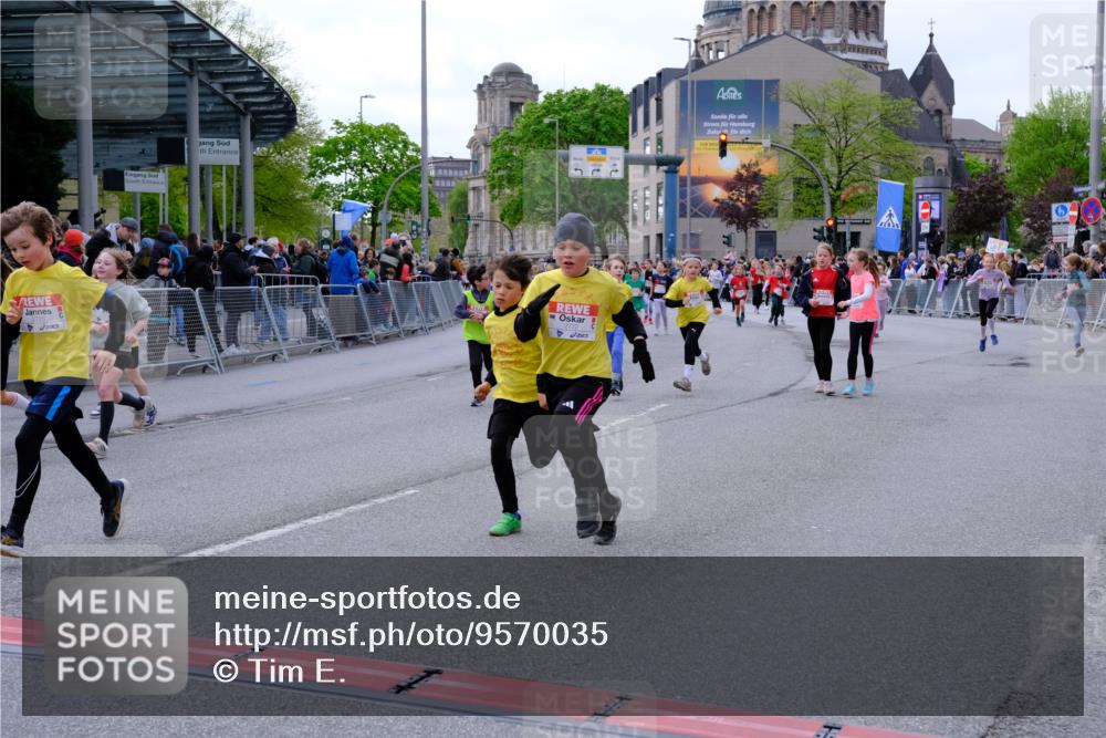 25.04.2026 - Das Zehntel Tim E. http://msf.ph/oto/9570035 25.04.2026 09:00:26 Ziel 1115, 1175, 1179, 1456, 1485, 1526, 1541, 1548, 1607, 1609, 1611, 1613, 1618, 1675, 1680, 1686, 1690, 1927, 2351, 2364, 2596, 2613, 2722, 2725, 2740, 2760, 3094, 3139, 3205, 3265, 3304, 3349, 3363, 3704, 3706, 3765, 3778 meine-sportfotos.de
