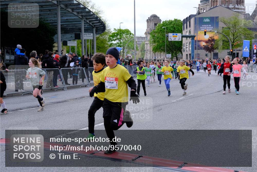 25.04.2026 - Das Zehntel Tim E. http://msf.ph/oto/9570040 25.04.2026 09:00:27 Ziel 1011, 1013, 1115, 1175, 1179, 1456, 1485, 1495, 1526, 1541, 1607, 1609, 1611, 1613, 1618, 1680, 1690, 1927, 2223, 2351, 2364, 2596, 2613, 2722, 2725, 2740, 2760, 3094, 3139, 3205, 3265, 3292, 3304, 3349, 3363, 3409, 3704, 3706, 3765, 3778 meine-sportfotos.de