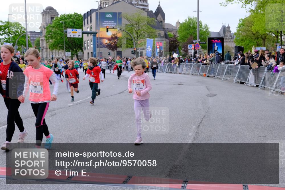 25.04.2026 - Das Zehntel Tim E. http://msf.ph/oto/9570058 25.04.2026 09:00:32 Ziel 1011, 1013, 1115, 1495, 1541, 1607, 1609, 1611, 1613, 1618, 1722, 1746, 1822, 1927, 2223, 2351, 2360, 2361, 2366, 2500, 2531, 2542, 2546, 2716, 2722, 2725, 2740, 2760, 3094, 3139, 3265, 3292, 3349, 3363, 3409, 3914 meine-sportfotos.de