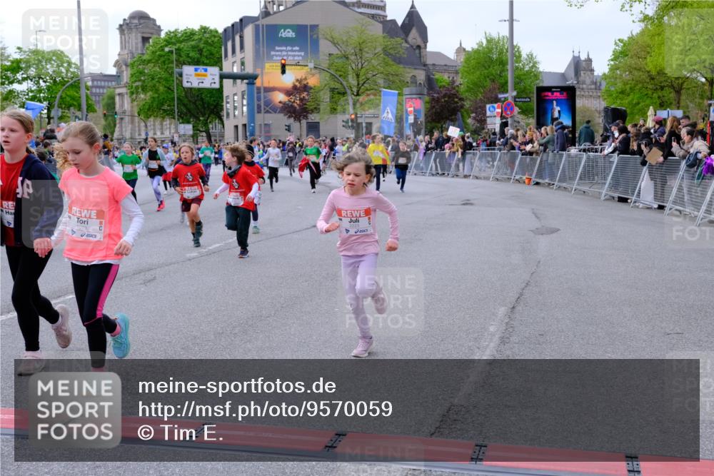 25.04.2026 - Das Zehntel Tim E. http://msf.ph/oto/9570059 25.04.2026 09:00:32 Ziel 1011, 1013, 1115, 1495, 1541, 1607, 1609, 1611, 1613, 1618, 1722, 1746, 1822, 1927, 2223, 2351, 2360, 2361, 2366, 2500, 2531, 2542, 2546, 2716, 2722, 2725, 2740, 2760, 3094, 3139, 3265, 3292, 3349, 3363, 3409, 3914 meine-sportfotos.de
