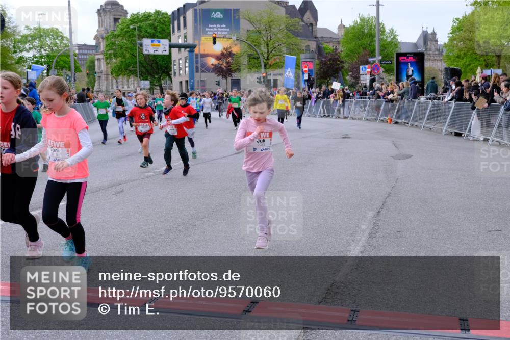 25.04.2026 - Das Zehntel Tim E. http://msf.ph/oto/9570060 25.04.2026 09:00:32 Ziel 1011, 1013, 1115, 1495, 1541, 1607, 1609, 1611, 1613, 1618, 1722, 1746, 1822, 1927, 2223, 2351, 2360, 2361, 2366, 2500, 2531, 2542, 2546, 2716, 2722, 2725, 2740, 2760, 3094, 3139, 3265, 3292, 3349, 3363, 3409, 3914 meine-sportfotos.de