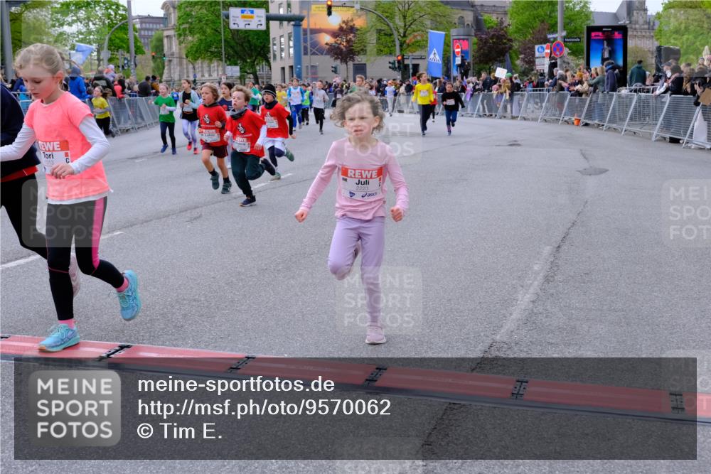 25.04.2026 - Das Zehntel Tim E. http://msf.ph/oto/9570062 25.04.2026 09:00:32 Ziel 1011, 1013, 1115, 1495, 1541, 1607, 1609, 1611, 1613, 1618, 1722, 1746, 1822, 1927, 2223, 2351, 2360, 2361, 2366, 2500, 2531, 2542, 2546, 2716, 2722, 2725, 2740, 2760, 3094, 3139, 3265, 3292, 3349, 3363, 3409, 3914 meine-sportfotos.de