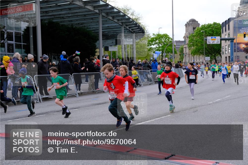 25.04.2026 - Das Zehntel Tim E. http://msf.ph/oto/9570064 25.04.2026 09:00:33 Ziel 1011, 1013, 1349, 1444, 1447, 1452, 1495, 1541, 1607, 1609, 1611, 1613, 1618, 1722, 1746, 1822, 1927, 2223, 2360, 2361, 2366, 2500, 2531, 2542, 2546, 2716, 2722, 2725, 2740, 2760, 3094, 3139, 3265, 3292, 3349, 3363, 3409, 3619, 3623, 3914 meine-sportfotos.de