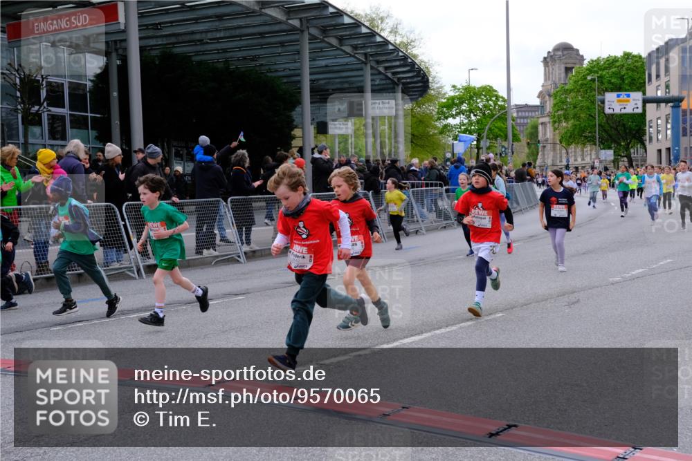 25.04.2026 - Das Zehntel Tim E. http://msf.ph/oto/9570065 25.04.2026 09:00:33 Ziel 1011, 1013, 1349, 1444, 1447, 1452, 1495, 1541, 1607, 1609, 1611, 1613, 1618, 1722, 1746, 1822, 1927, 2223, 2360, 2361, 2366, 2500, 2531, 2542, 2546, 2716, 2722, 2725, 2740, 2760, 3094, 3139, 3265, 3292, 3349, 3363, 3409, 3619, 3623, 3914 meine-sportfotos.de