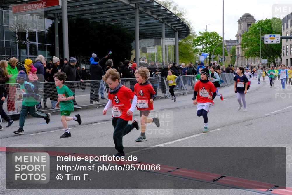 25.04.2026 - Das Zehntel Tim E. http://msf.ph/oto/9570066 25.04.2026 09:00:33 Ziel 1011, 1013, 1349, 1444, 1447, 1452, 1495, 1541, 1607, 1609, 1611, 1613, 1618, 1722, 1746, 1822, 1927, 2223, 2360, 2361, 2366, 2500, 2531, 2542, 2546, 2716, 2722, 2725, 2740, 2760, 3094, 3139, 3265, 3292, 3349, 3363, 3409, 3619, 3623, 3914 meine-sportfotos.de