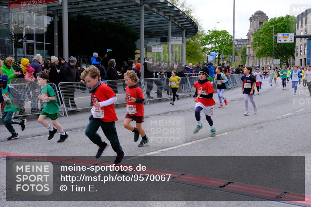 25.04.2026 - Das Zehntel Tim E. http://msf.ph/oto/9570067 25.04.2026 09:00:34 Ziel 1011, 1013, 1349, 1444, 1447, 1452, 1495, 1607, 1609, 1611, 1613, 1618, 1722, 1746, 1822, 2223, 2360, 2361, 2366, 2500, 2531, 2542, 2546, 2716, 2740, 2760, 3094, 3139, 3265, 3292, 3349, 3363, 3409, 3619, 3623, 3914 meine-sportfotos.de