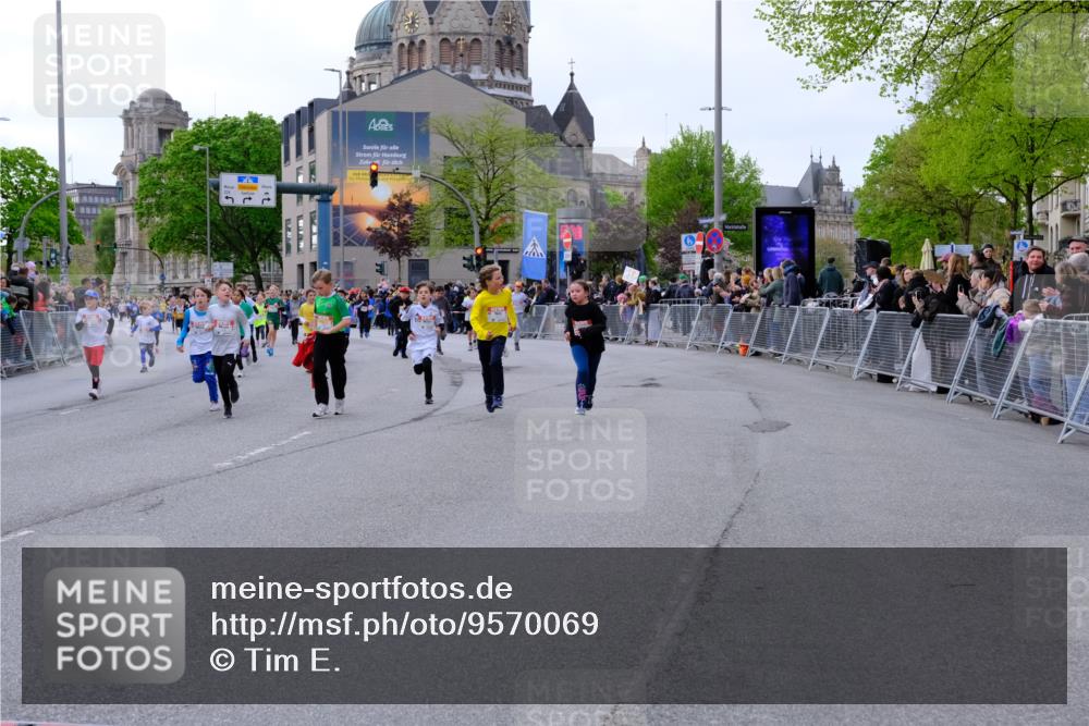 25.04.2026 - Das Zehntel Tim E. http://msf.ph/oto/9570069 25.04.2026 09:00:35 Ziel 1011, 1013, 1349, 1444, 1447, 1452, 1495, 1607, 1613, 1618, 1722, 1746, 1822, 2223, 2360, 2361, 2366, 2500, 2531, 2542, 2546, 2716, 2740, 2760, 3139, 3265, 3292, 3349, 3363, 3409, 3619, 3623, 3914 meine-sportfotos.de
