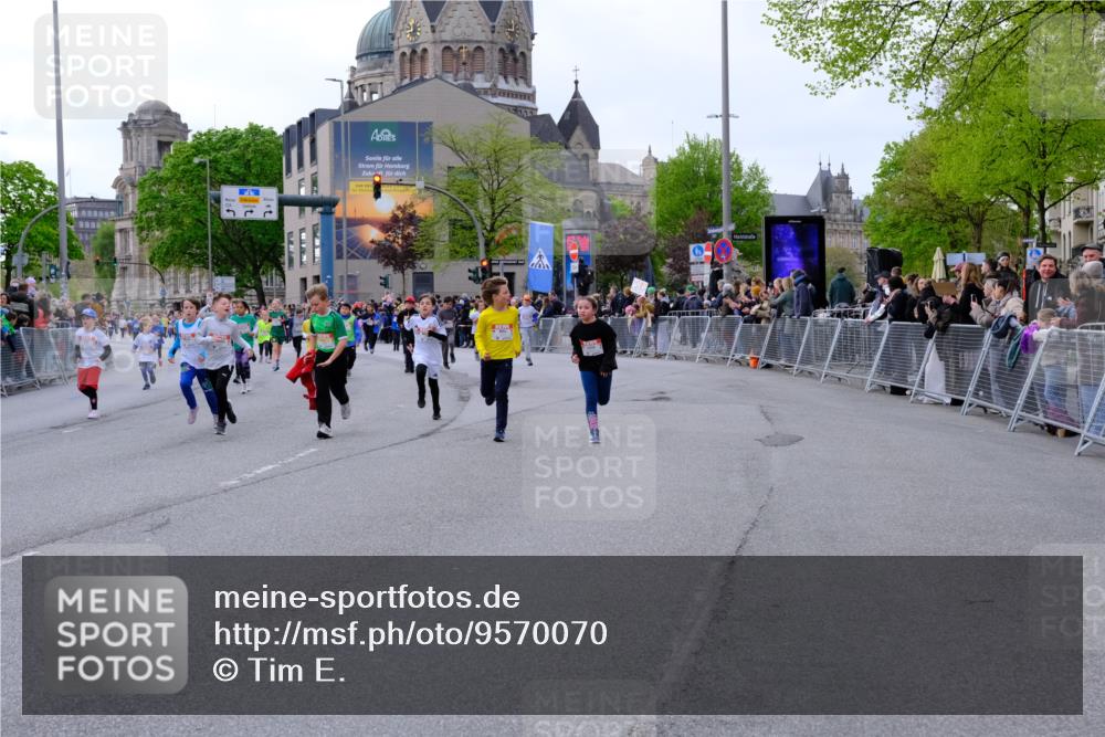 25.04.2026 - Das Zehntel Tim E. http://msf.ph/oto/9570070 25.04.2026 09:00:35 Ziel 1011, 1013, 1349, 1444, 1447, 1452, 1495, 1607, 1613, 1618, 1722, 1746, 1822, 2223, 2360, 2361, 2366, 2500, 2531, 2542, 2546, 2716, 2740, 2760, 3139, 3265, 3292, 3349, 3363, 3409, 3619, 3623, 3914 meine-sportfotos.de