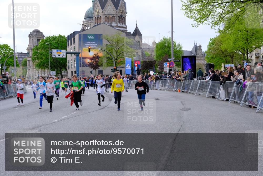 25.04.2026 - Das Zehntel Tim E. http://msf.ph/oto/9570071 25.04.2026 09:00:35 Ziel 1011, 1013, 1349, 1444, 1447, 1452, 1495, 1607, 1613, 1618, 1722, 1746, 1822, 2223, 2360, 2361, 2366, 2500, 2531, 2542, 2546, 2716, 2740, 2760, 3139, 3265, 3292, 3349, 3363, 3409, 3619, 3623, 3914 meine-sportfotos.de