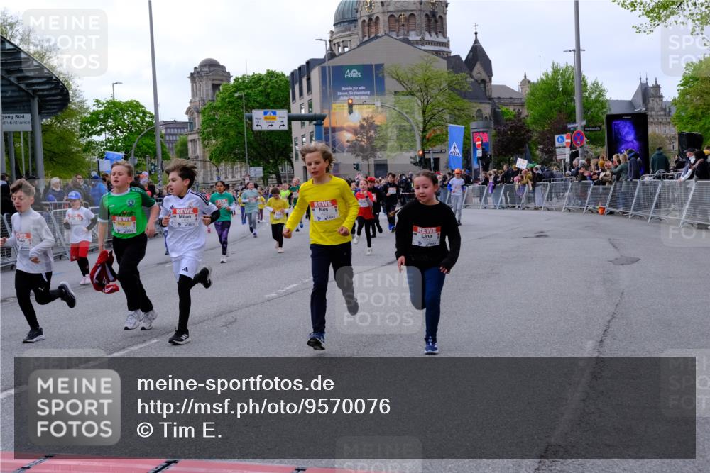 25.04.2026 - Das Zehntel Tim E. http://msf.ph/oto/9570076 25.04.2026 09:00:37 Ziel 1011, 1013, 1349, 1406, 1444, 1447, 1452, 1493, 1495, 1722, 1746, 1822, 2223, 2360, 2361, 2366, 2493, 2500, 2531, 2542, 2546, 2587, 2627, 2628, 2716, 2743, 2879, 3139, 3265, 3292, 3349, 3363, 3409, 3471, 3619, 3623, 3914 meine-sportfotos.de