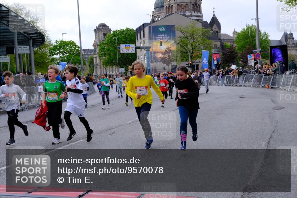 25.04.2026 - Das Zehntel Tim E. http://msf.ph/oto/9570078 25.04.2026 09:00:37 Ziel 1011, 1013, 1349, 1406, 1444, 1447, 1452, 1493, 1495, 1722, 1746, 1822, 2223, 2360, 2361, 2366, 2493, 2500, 2531, 2542, 2546, 2587, 2627, 2628, 2716, 2743, 2879, 3139, 3265, 3292, 3349, 3363, 3409, 3471, 3619, 3623, 3914 meine-sportfotos.de