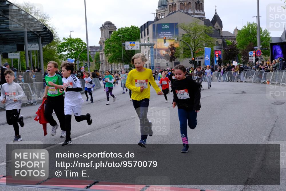 25.04.2026 - Das Zehntel Tim E. http://msf.ph/oto/9570079 25.04.2026 09:00:37 Ziel 1011, 1013, 1349, 1406, 1444, 1447, 1452, 1493, 1495, 1722, 1746, 1822, 2223, 2360, 2361, 2366, 2493, 2500, 2531, 2542, 2546, 2587, 2627, 2628, 2716, 2743, 2879, 3139, 3265, 3292, 3349, 3363, 3409, 3471, 3619, 3623, 3914 meine-sportfotos.de
