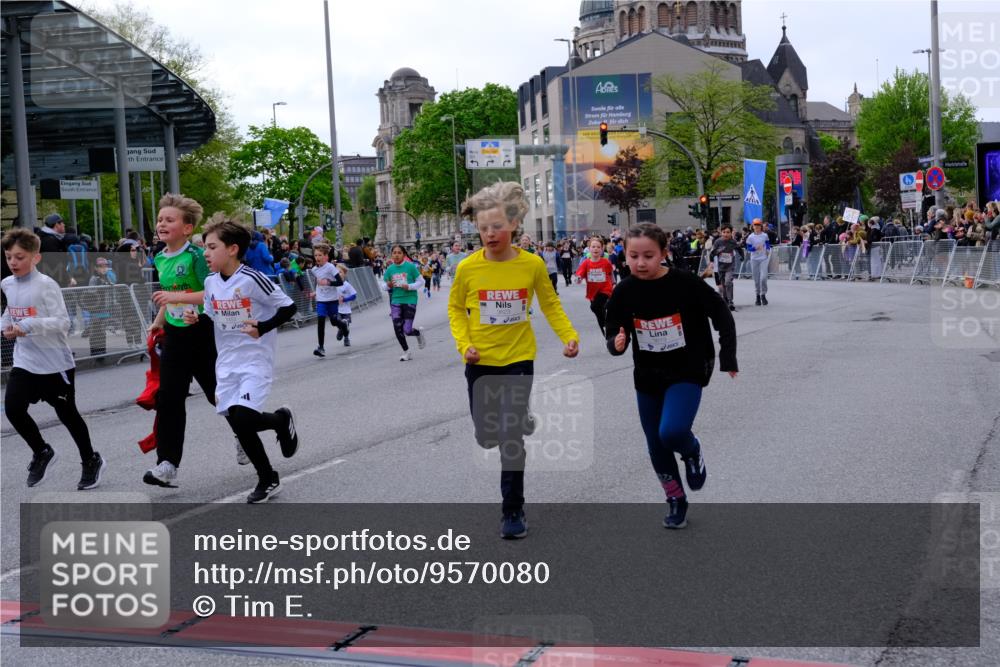 25.04.2026 - Das Zehntel Tim E. http://msf.ph/oto/9570080 25.04.2026 09:00:37 Ziel 1011, 1013, 1349, 1406, 1444, 1447, 1452, 1493, 1495, 1722, 1746, 1822, 2223, 2360, 2361, 2366, 2493, 2500, 2531, 2542, 2546, 2587, 2627, 2628, 2716, 2743, 2879, 3139, 3265, 3292, 3349, 3363, 3409, 3471, 3619, 3623, 3914 meine-sportfotos.de