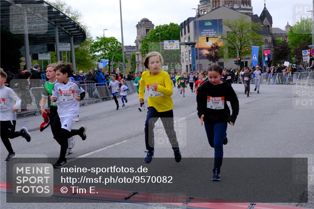 25.04.2026 - Das Zehntel Tim E. http://msf.ph/oto/9570082 25.04.2026 09:00:38 Ziel 1011, 1013, 1349, 1406, 1444, 1447, 1452, 1493, 1495, 1722, 1746, 1822, 2223, 2360, 2361, 2366, 2493, 2500, 2531, 2542, 2546, 2587, 2627, 2628, 2716, 2743, 2879, 2967, 3265, 3292, 3349, 3409, 3471, 3619, 3623, 3878, 3914 meine-sportfotos.de