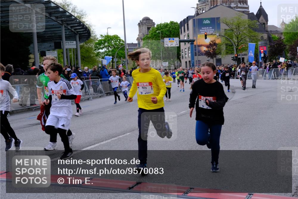 25.04.2026 - Das Zehntel Tim E. http://msf.ph/oto/9570083 25.04.2026 09:00:38 Ziel 1011, 1013, 1349, 1406, 1444, 1447, 1452, 1493, 1495, 1722, 1746, 1822, 2223, 2360, 2361, 2366, 2493, 2500, 2531, 2542, 2546, 2587, 2627, 2628, 2716, 2743, 2879, 2967, 3265, 3292, 3349, 3409, 3471, 3619, 3623, 3878, 3914 meine-sportfotos.de