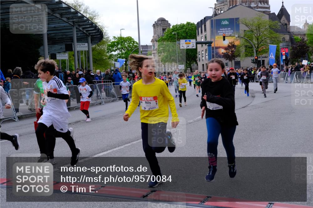 25.04.2026 - Das Zehntel Tim E. http://msf.ph/oto/9570084 25.04.2026 09:00:38 Ziel 1011, 1013, 1349, 1406, 1444, 1447, 1452, 1493, 1495, 1722, 1746, 1822, 2223, 2360, 2361, 2366, 2493, 2500, 2531, 2542, 2546, 2587, 2627, 2628, 2716, 2743, 2879, 2967, 3265, 3292, 3349, 3409, 3471, 3619, 3623, 3878, 3914 meine-sportfotos.de