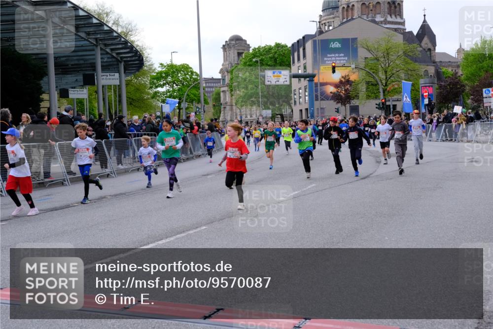 25.04.2026 - Das Zehntel Tim E. http://msf.ph/oto/9570087 25.04.2026 09:00:39 Ziel 1011, 1013, 1349, 1406, 1444, 1447, 1452, 1493, 1495, 1635, 1643, 1722, 1746, 1822, 2223, 2360, 2361, 2366, 2493, 2500, 2531, 2542, 2546, 2587, 2627, 2628, 2716, 2743, 2879, 2967, 3292, 3409, 3471, 3514, 3540, 3619, 3623, 3878, 3914 meine-sportfotos.de