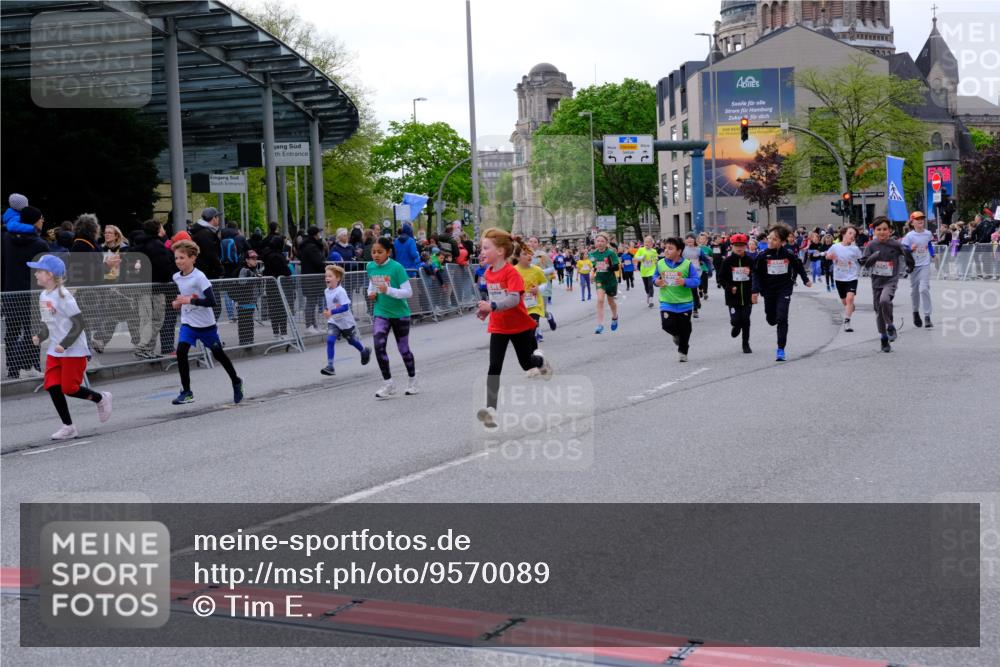 25.04.2026 - Das Zehntel Tim E. http://msf.ph/oto/9570089 25.04.2026 09:00:39 Ziel 1011, 1013, 1349, 1406, 1444, 1447, 1452, 1493, 1495, 1635, 1643, 1722, 1746, 1822, 2223, 2360, 2361, 2366, 2493, 2500, 2531, 2542, 2546, 2587, 2627, 2628, 2716, 2743, 2879, 2967, 3292, 3409, 3471, 3514, 3540, 3619, 3623, 3878, 3914 meine-sportfotos.de