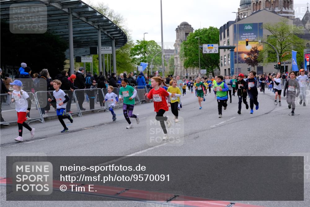 25.04.2026 - Das Zehntel Tim E. http://msf.ph/oto/9570091 25.04.2026 09:00:40 Ziel 1349, 1406, 1444, 1447, 1452, 1493, 1635, 1643, 1722, 1746, 1822, 2360, 2361, 2366, 2493, 2500, 2531, 2542, 2546, 2587, 2627, 2628, 2716, 2743, 2879, 2967, 3471, 3514, 3540, 3619, 3623, 3878, 3914 meine-sportfotos.de