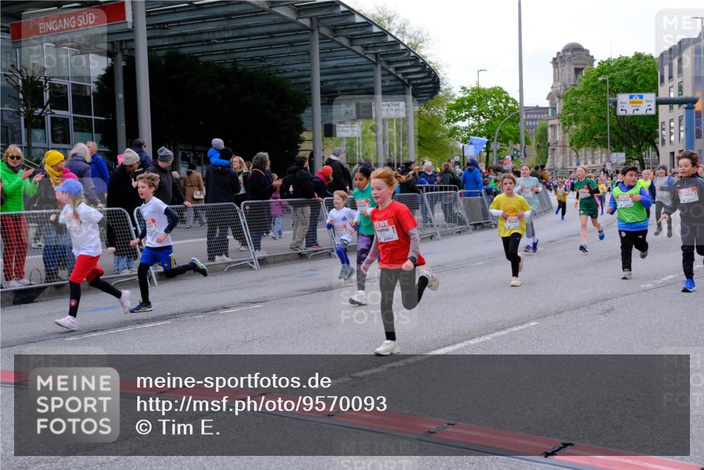 25.04.2026 - Das Zehntel Tim E. http://msf.ph/oto/9570093 25.04.2026 09:00:40 Ziel 1349, 1406, 1444, 1447, 1452, 1493, 1635, 1643, 1722, 1746, 1822, 2360, 2361, 2366, 2493, 2500, 2531, 2542, 2546, 2587, 2627, 2628, 2716, 2743, 2879, 2967, 3471, 3514, 3540, 3619, 3623, 3878, 3914 meine-sportfotos.de