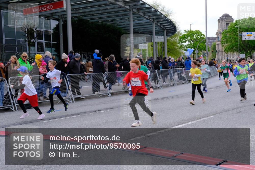 25.04.2026 - Das Zehntel Tim E. http://msf.ph/oto/9570095 25.04.2026 09:00:40 Ziel 1349, 1406, 1444, 1447, 1452, 1493, 1635, 1643, 1722, 1746, 1822, 2360, 2361, 2366, 2493, 2500, 2531, 2542, 2546, 2587, 2627, 2628, 2716, 2743, 2879, 2967, 3471, 3514, 3540, 3619, 3623, 3878, 3914 meine-sportfotos.de