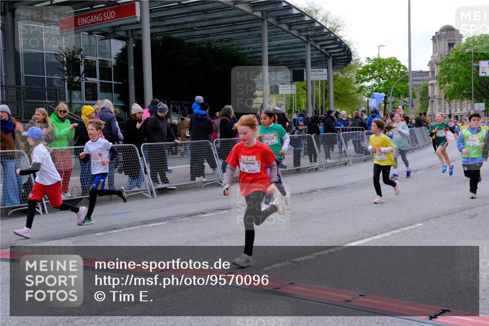 25.04.2026 - Das Zehntel Tim E. http://msf.ph/oto/9570096 25.04.2026 09:00:40 Ziel 1349, 1406, 1444, 1447, 1452, 1493, 1635, 1643, 1722, 1746, 1822, 2360, 2361, 2366, 2493, 2500, 2531, 2542, 2546, 2587, 2627, 2628, 2716, 2743, 2879, 2967, 3471, 3514, 3540, 3619, 3623, 3878, 3914 meine-sportfotos.de