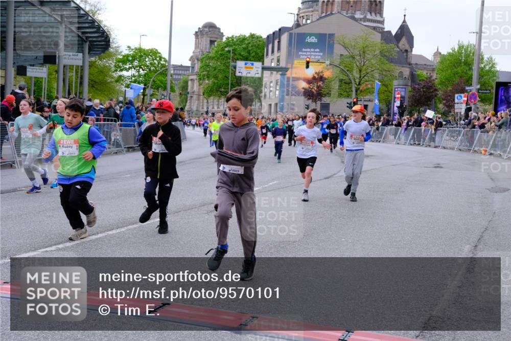 25.04.2026 - Das Zehntel Tim E. http://msf.ph/oto/9570101 25.04.2026 09:00:42 Ziel 1349, 1406, 1444, 1447, 1452, 1493, 1635, 1643, 1722, 1746, 1751, 1822, 1893, 1919, 2240, 2350, 2493, 2587, 2627, 2628, 2716, 2743, 2879, 2967, 3471, 3514, 3540, 3619, 3623, 3878 meine-sportfotos.de