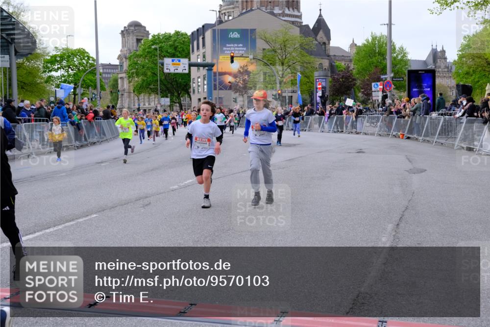25.04.2026 - Das Zehntel Tim E. http://msf.ph/oto/9570103 25.04.2026 09:00:43 Ziel 1349, 1406, 1444, 1447, 1452, 1493, 1635, 1643, 1722, 1746, 1751, 1822, 1893, 1919, 2240, 2350, 2493, 2587, 2627, 2628, 2716, 2724, 2743, 2879, 2967, 3471, 3514, 3540, 3619, 3623, 3878 meine-sportfotos.de