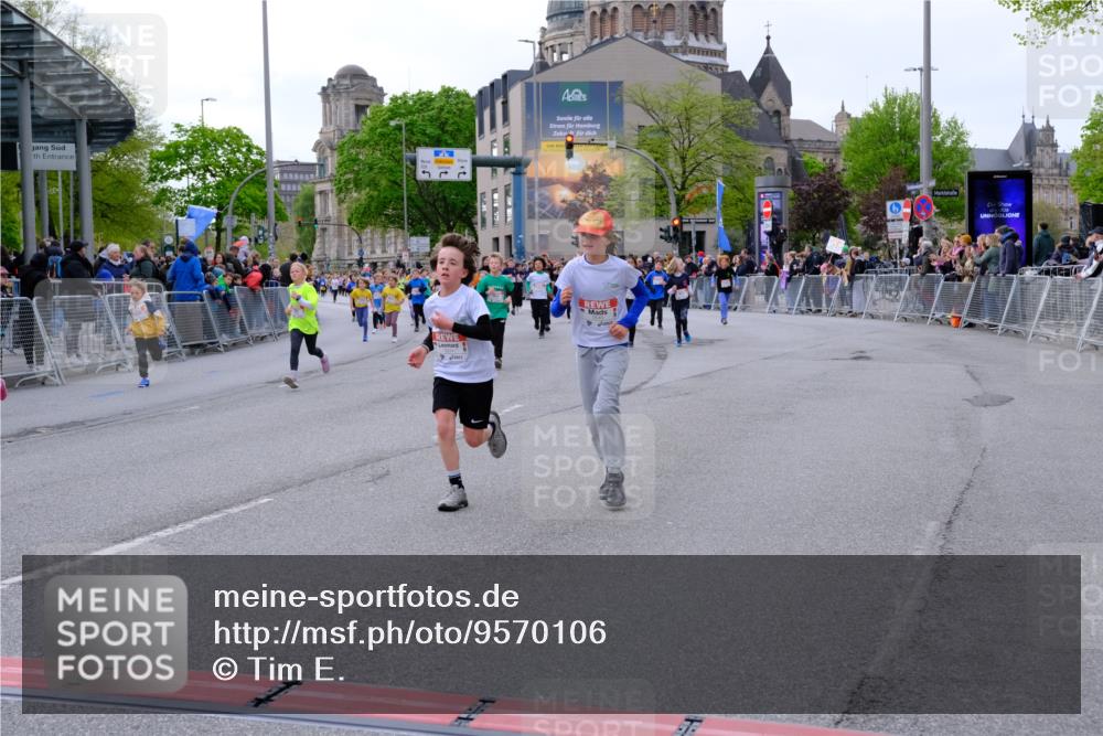 25.04.2026 - Das Zehntel Tim E. http://msf.ph/oto/9570106 25.04.2026 09:00:43 Ziel 1349, 1406, 1444, 1447, 1452, 1493, 1635, 1643, 1722, 1746, 1751, 1822, 1893, 1919, 2240, 2350, 2493, 2587, 2627, 2628, 2716, 2724, 2743, 2879, 2967, 3471, 3514, 3540, 3619, 3623, 3878 meine-sportfotos.de