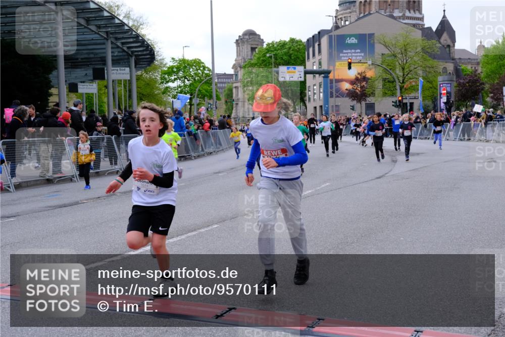 25.04.2026 - Das Zehntel Tim E. http://msf.ph/oto/9570111 25.04.2026 09:00:44 Ziel 1349, 1406, 1444, 1447, 1452, 1493, 1635, 1643, 1722, 1746, 1751, 1893, 1919, 2240, 2350, 2493, 2587, 2627, 2628, 2716, 2720, 2724, 2743, 2879, 2967, 3471, 3514, 3540, 3619, 3623, 3878 meine-sportfotos.de